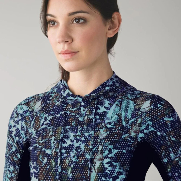 Lululemon Runbeam Hoodie Floral Sport White Multi/ Black 17877 - Picture 3 of 15